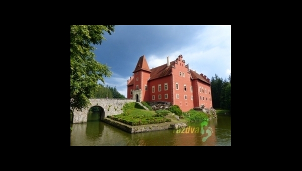 Hrady a zámky v okolí
